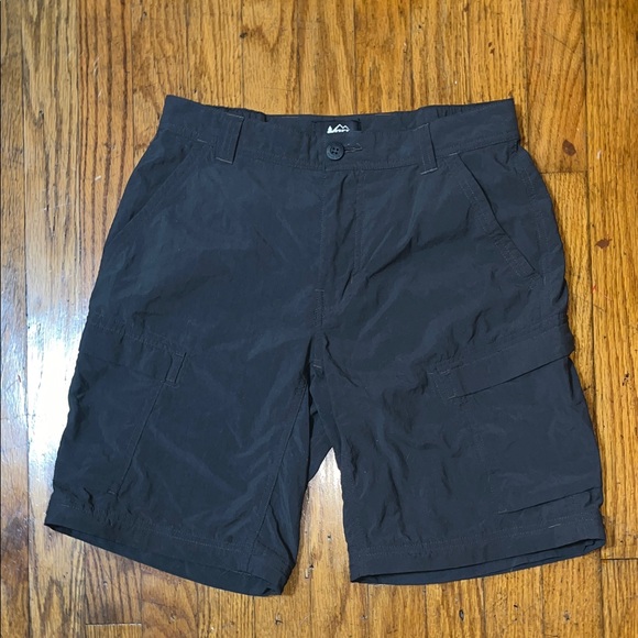 REI Co-Op Relaxed Men's Black Cargo Shorts Size 30 - Picture 2 of 10